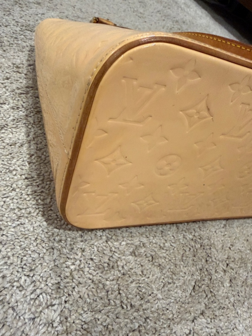 Louis Vuitton Vernis Houston Tote with Tan Handles - Picture 8 of 16